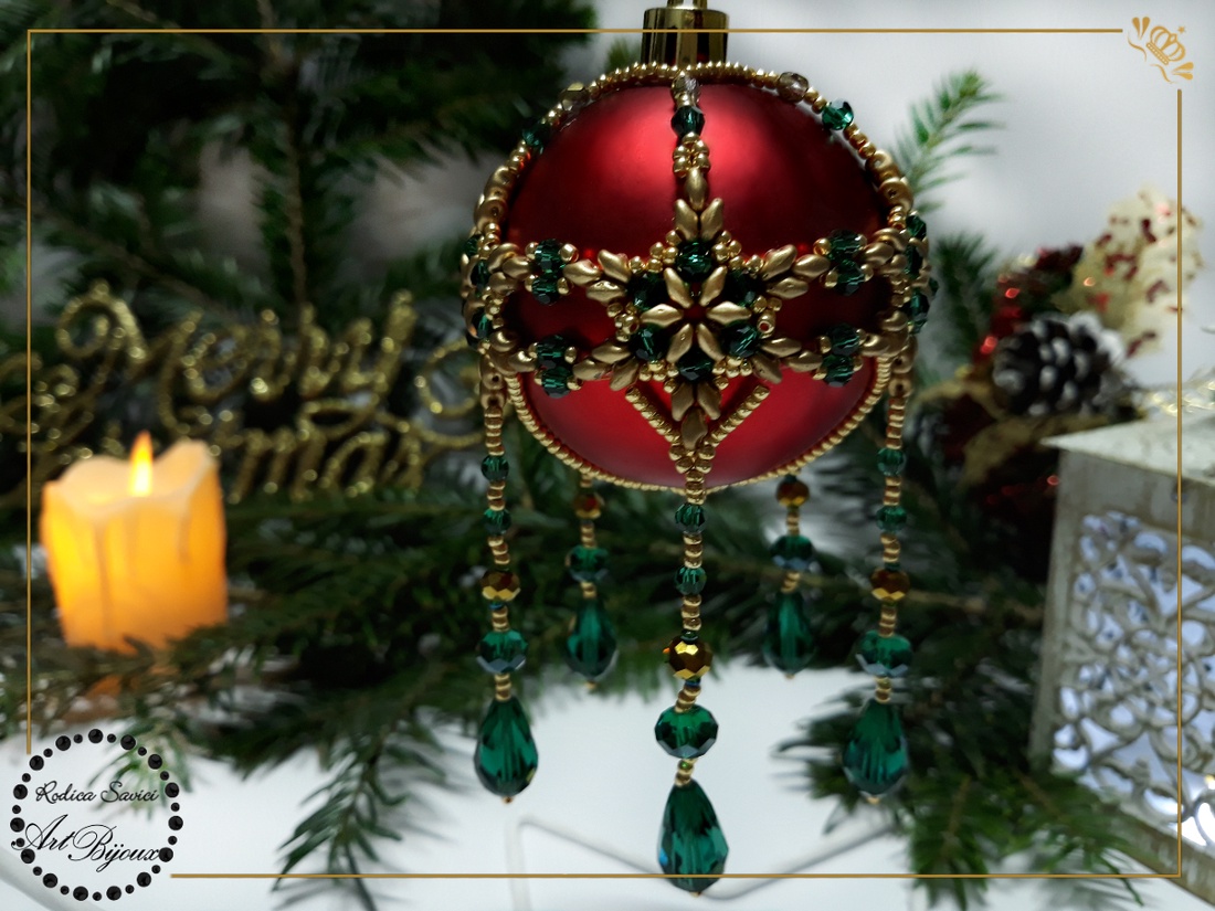 Globuleț Crăciun decorat cu mărgele - roșu cu ciucuri verzi - accesorii de crăciun - decorațiuni de crăciun de casă - decorațiuni pentru pomul de crăciun - Artynos.ro Globuleț Crăciun decorat cu mărgele - roșu cu ciucuri verzi - accesorii de crăciun - decorațiuni de crăciun de casă - decorațiuni pentru pomul de crăciun - Artynos.ro