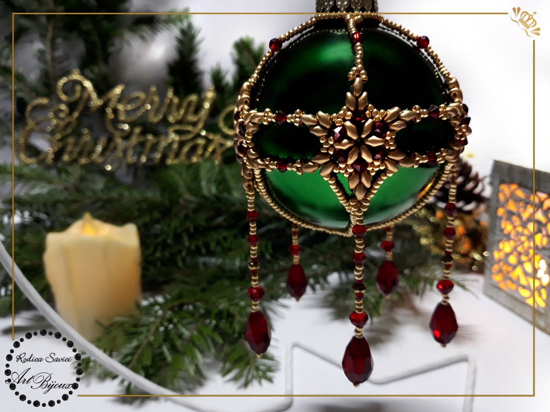 Globuleț Crăciun decorat cu mărgele - verde cu ciucuri roșii - accesorii de crăciun - decorațiuni de crăciun de casă - decorațiuni pentru pomul de crăciun - Artynos.ro Globuleț Crăciun decorat cu mărgele - verde cu ciucuri roșii - accesorii de crăciun - decorațiuni de crăciun de casă - decorațiuni pentru pomul de crăciun - Artynos.ro