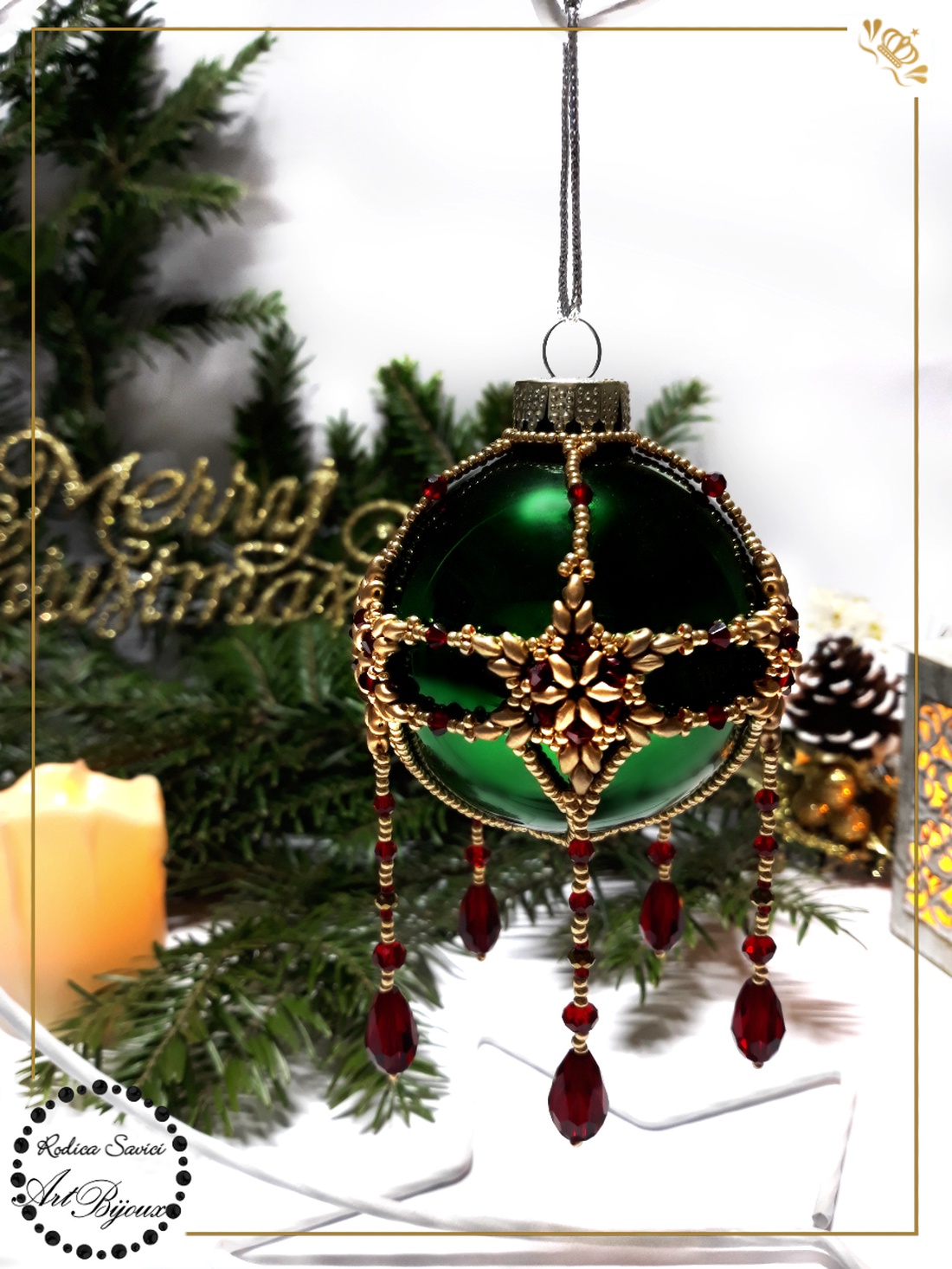 Globuleț Crăciun decorat cu mărgele - verde cu ciucuri roșii - accesorii de crăciun - decorațiuni de crăciun de casă - decorațiuni pentru pomul de crăciun - Artynos.ro Globuleț Crăciun decorat cu mărgele - verde cu ciucuri roșii - accesorii de crăciun - decorațiuni de crăciun de casă - decorațiuni pentru pomul de crăciun - Artynos.ro