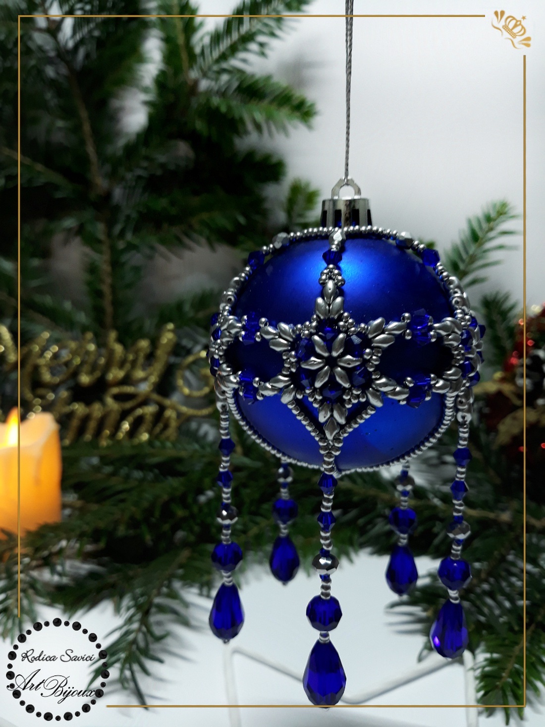 Globuleț Crăciun decorat cu mărgele - albastru cu ciucuri argintiu+albastru - accesorii de crăciun - decorațiuni de crăciun de casă - decorațiuni pentru pomul de crăciun - Artynos.ro Globuleț Crăciun decorat cu mărgele - albastru cu ciucuri argintiu+albastru - accesorii de crăciun - decorațiuni de crăciun de casă - decorațiuni pentru pomul de crăciun - Artynos.ro