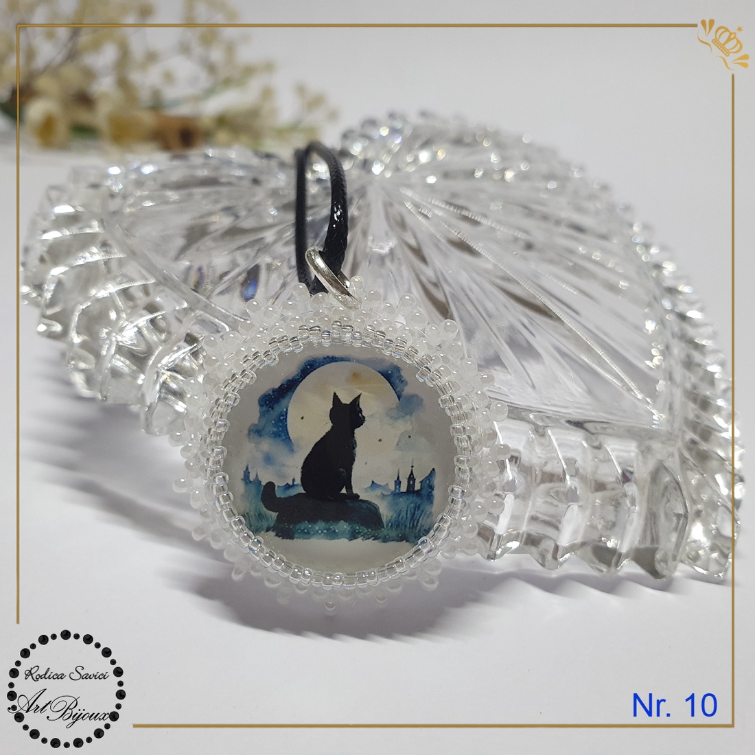 PANDANTIV pisici alb cu negru - Nr.10 - bijuterii - coliere - pandative - Artynos.ro