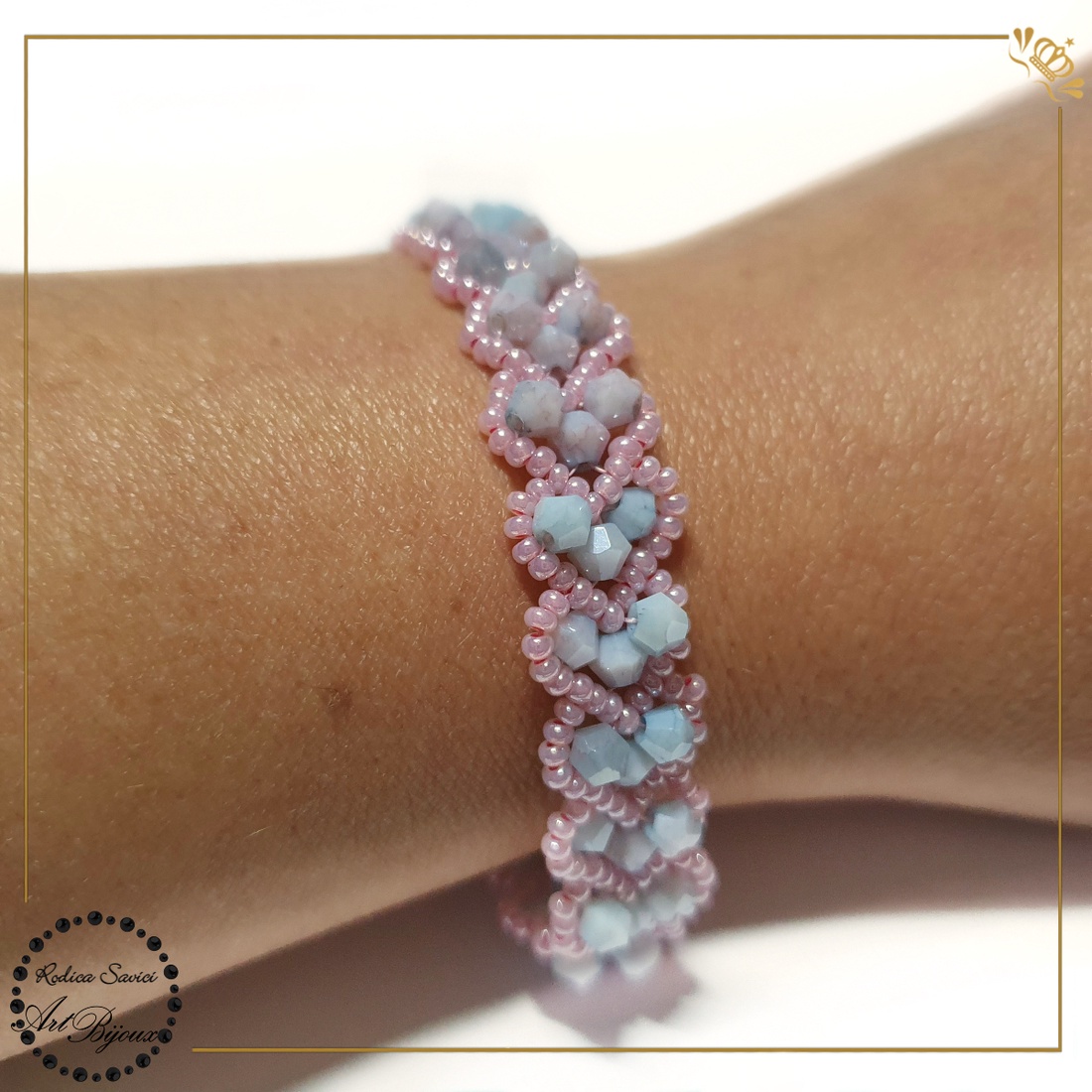 BRĂȚARĂ cu INIMIOARE din cristale - roz cu bleu - bijuterii - brățări - brățări din mărgele - Artynos.ro