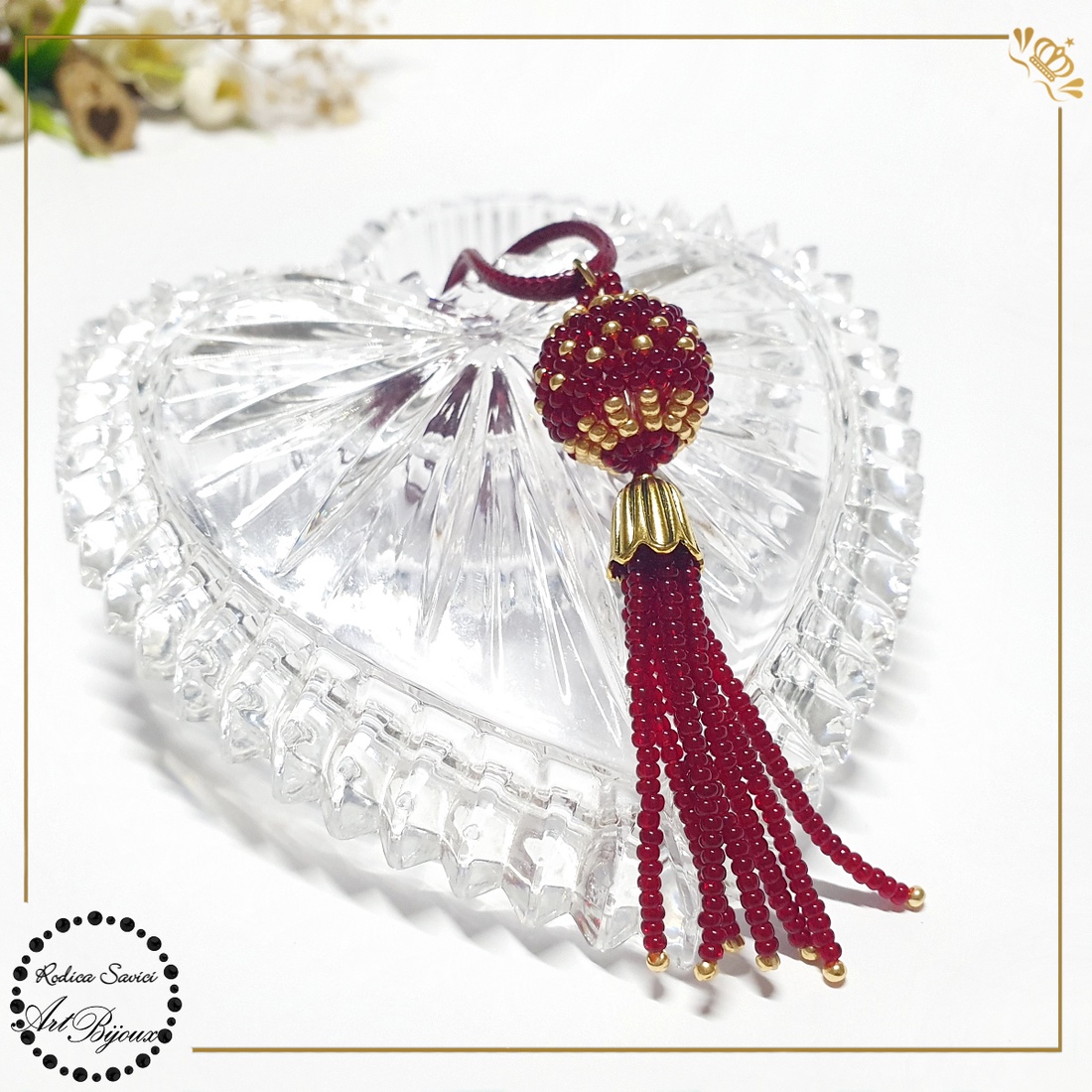 PANDANTIV BILUȚĂ CU FRANJURI bordeaux cu auriu - bijuterii - coliere - pandative - Artynos.ro