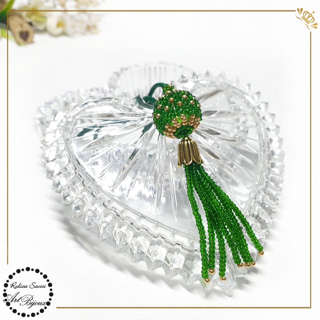 PANDANTIV BILUȚĂ CU FRANJURI verde cu auriu - bijuterii - coliere - pandative - Artynos.ro