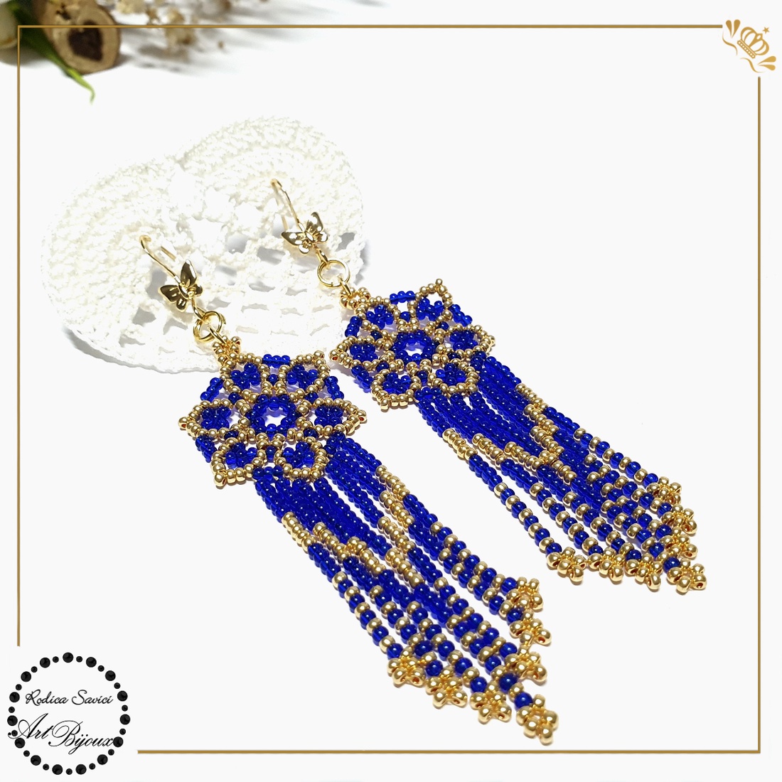CERCEI CU FLOARE ȘI FRANJURI - albastru cu auriu - bijuterii - cercei - cercei din mărgele - Artynos.ro