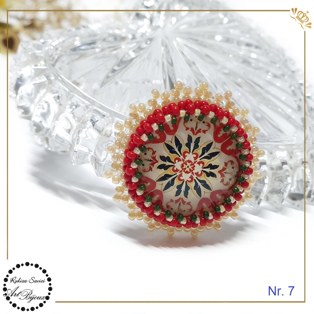 BROȘĂ MODELE STILIZATE cu margine crem - nr. 1 - bijuterii - broșe - Artynos.ro