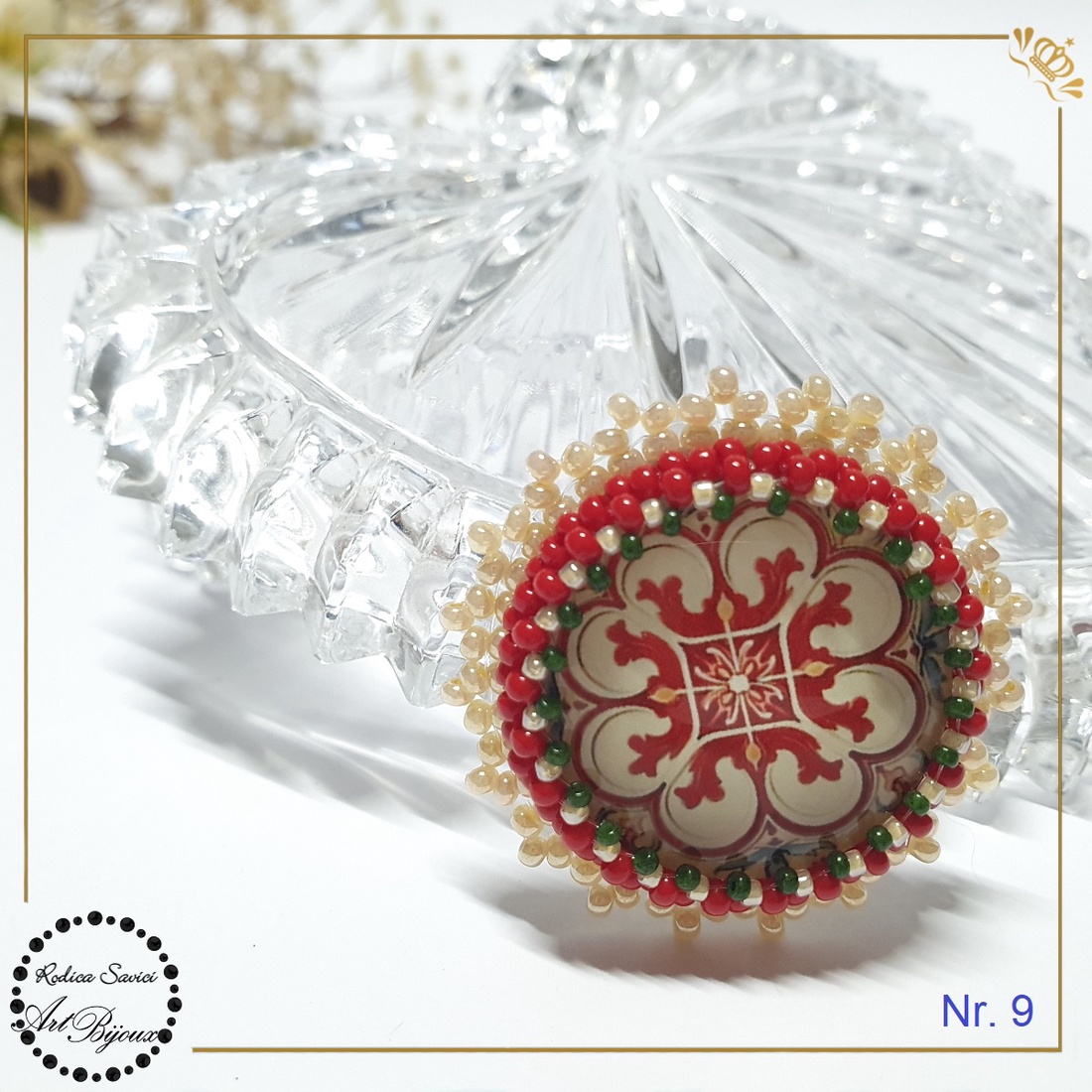 BROȘĂ MODELE STILIZATE cu margine crem - nr. 1 - bijuterii - broșe - Artynos.ro