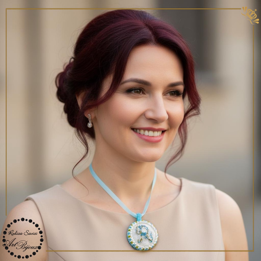 PANDANTIV cu litera R brodată - bijuterii - coliere - coliere brodate - Artynos.ro