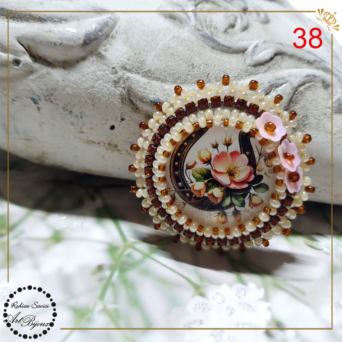 Broșă flori și potcoavă - nr 38 - bijuterii - broșe - Artynos.ro