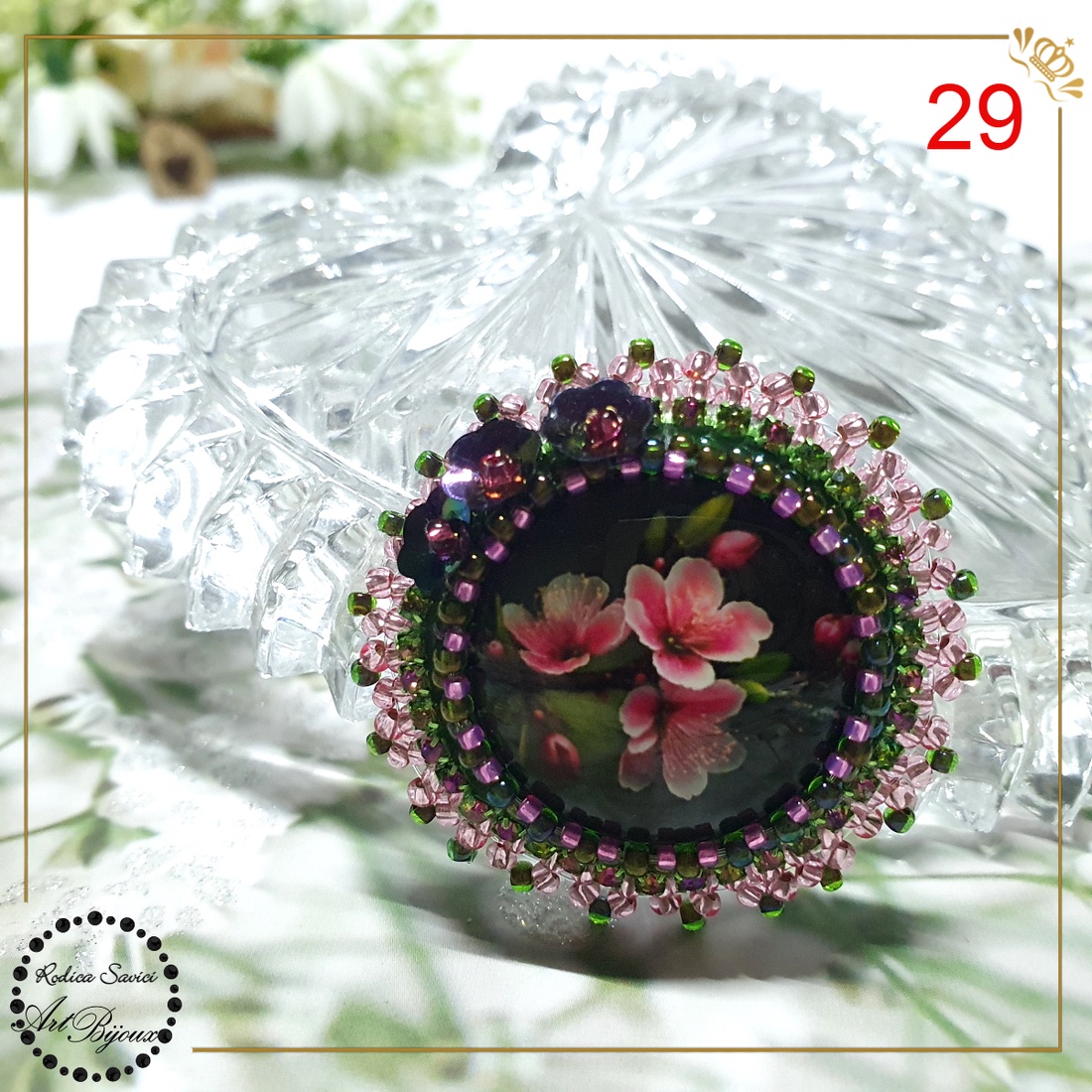 Broșă flori de cireș margine verde - nr 29 - bijuterii - broșe - Artynos.ro