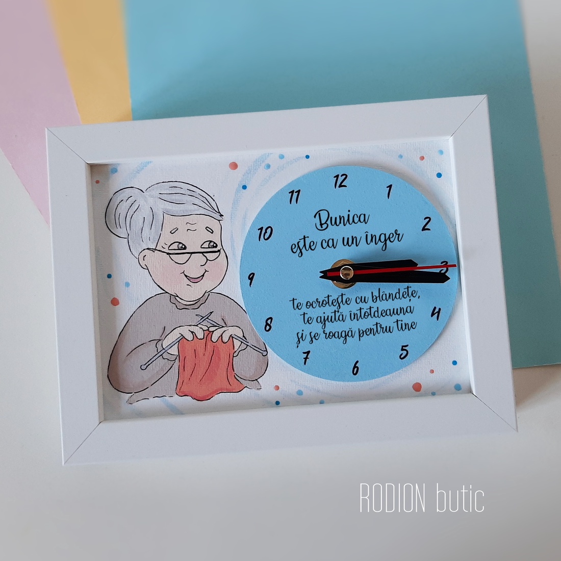 Ceas inramat bunica personalizat cu nume si mesaj pictat manual - casă & stil de viață - decorațiuni de casă - decorațiuni de pereți - ceasuri de perete - Artynos.ro