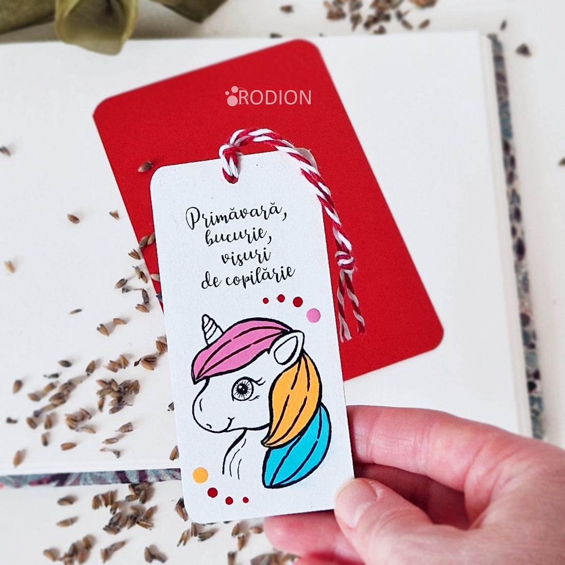 Martisoare semn de carte pictate manual cu mesaj Unicorn - bijuterii - mărțișor - Artynos.ro Martisoare semn de carte pictate manual cu mesaj Unicorn - bijuterii - mărțișor - Artynos.ro