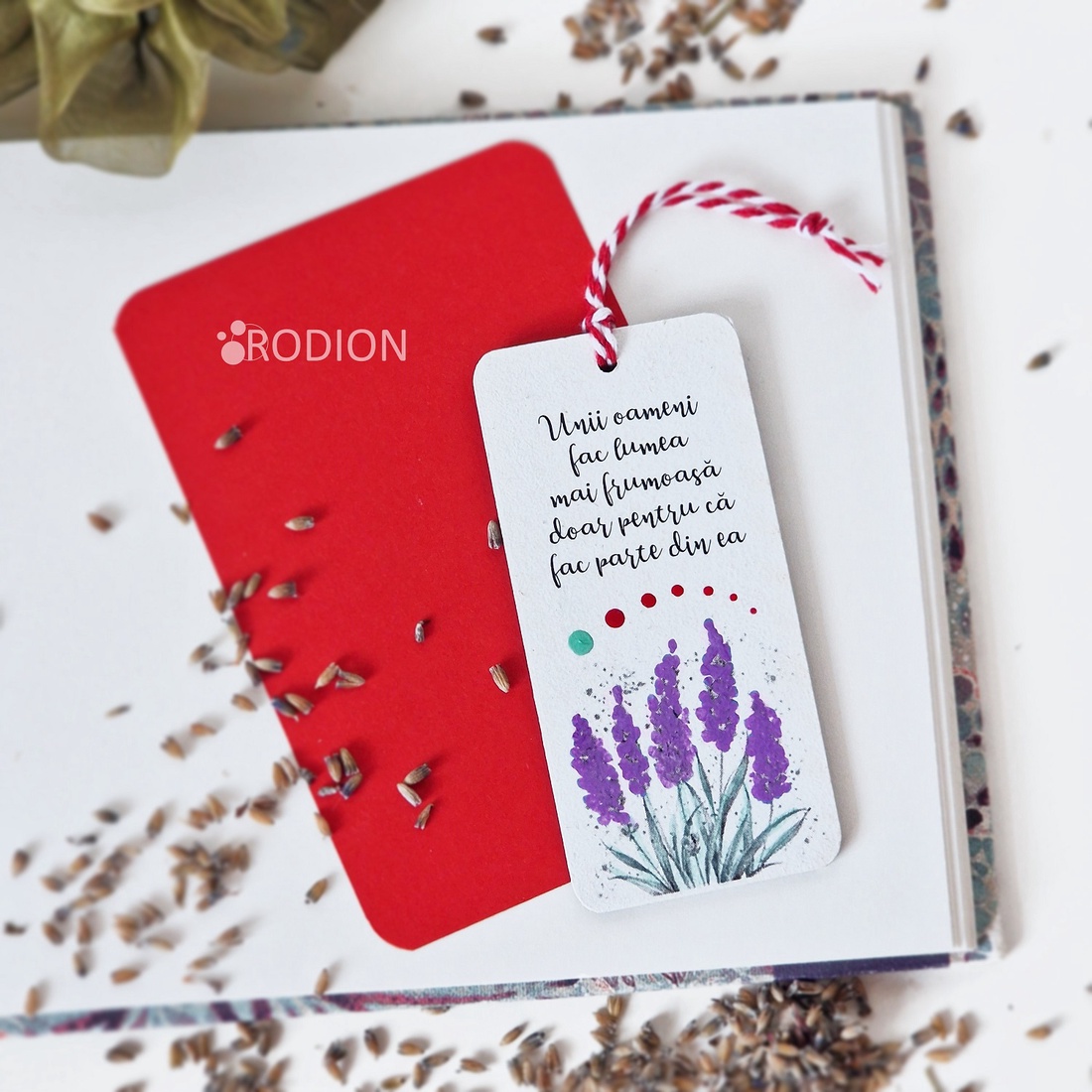 Martisoare semn de carte pictate manual cu mesaj Lavanda - bijuterii - mărțișor - Artynos.ro Martisoare semn de carte pictate manual cu mesaj Lavanda - bijuterii - mărțișor - Artynos.ro
