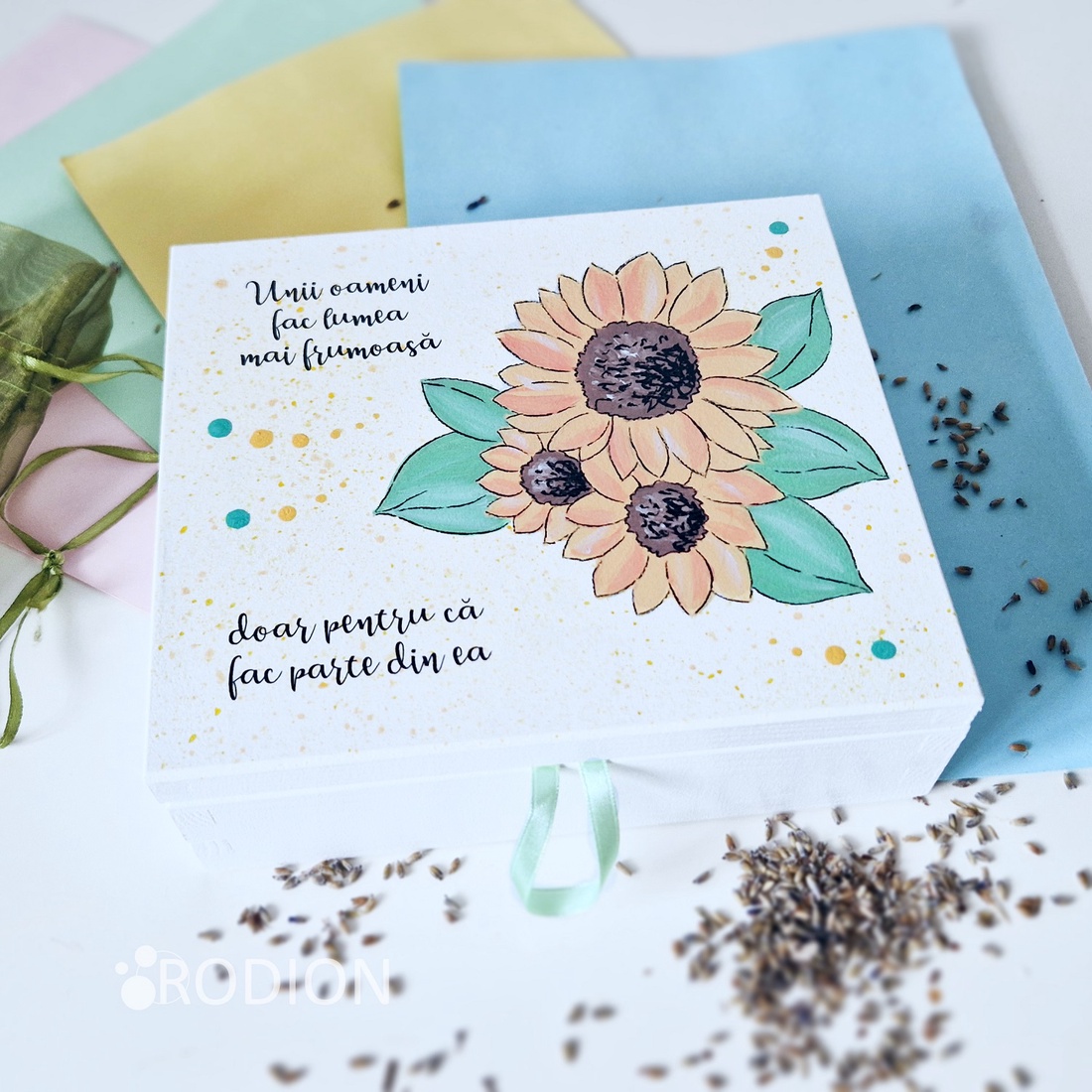 Cutie din lemn bijuterii floara soarelui pictata manual personalizata cu mesaj - bijuterii - suporturi bijuterii și cutie bijuterii - cutii de bijuterii - Artynos.ro