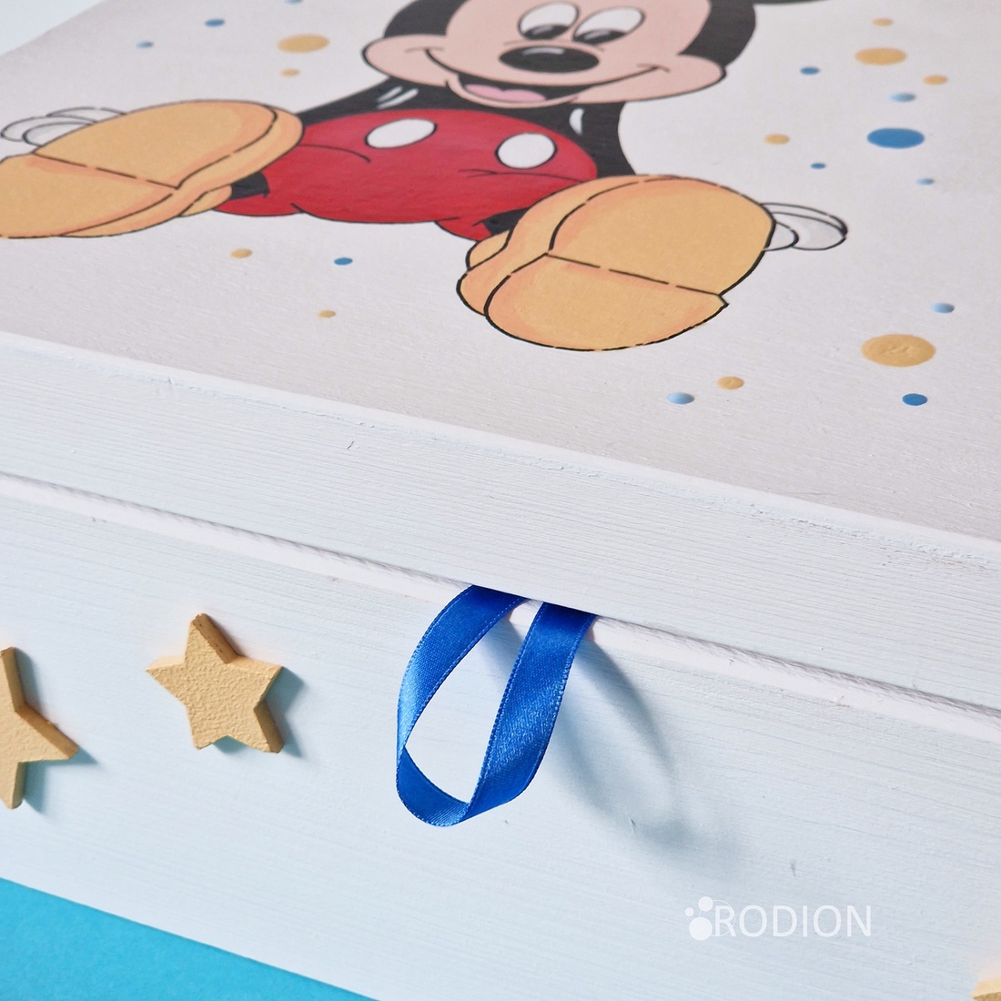 Cufar pentru amintiri pictat manual personalizat cu nume Mickey Mouse - jucării și echipamente pentru copii - daruri de botez - Artynos.ro