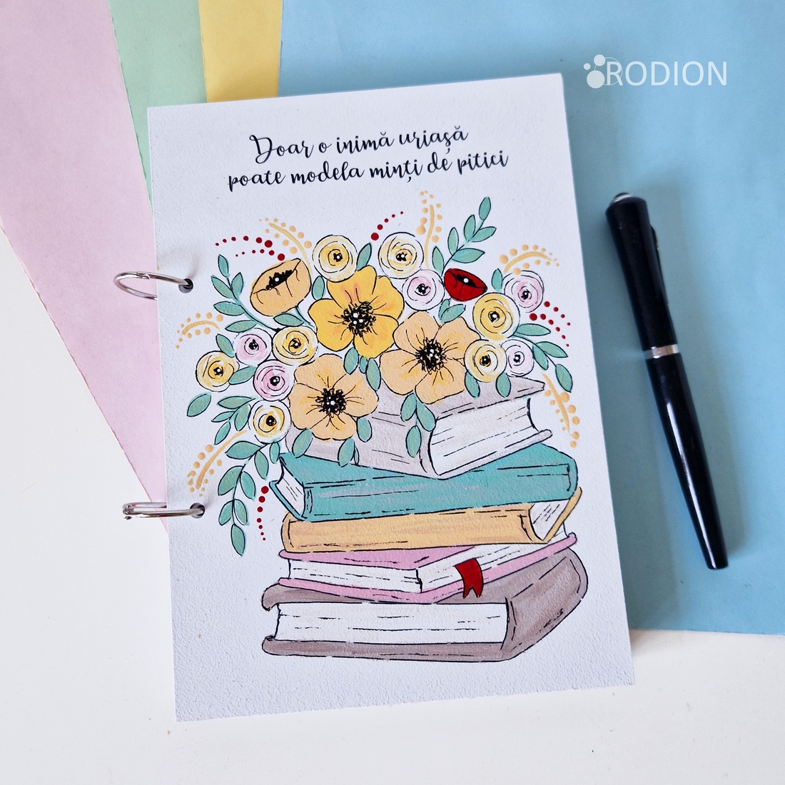 Agendă tip binder personalizată pictată manual cu carti cadou Profesor - casă & stil de viață - papetărie de hârtie - caiete și jurnal - Artynos.ro Agendă tip binder personalizată pictată manual cu carti cadou Profesor - casă & stil de viață - papetărie de hârtie - caiete și jurnal - Artynos.ro