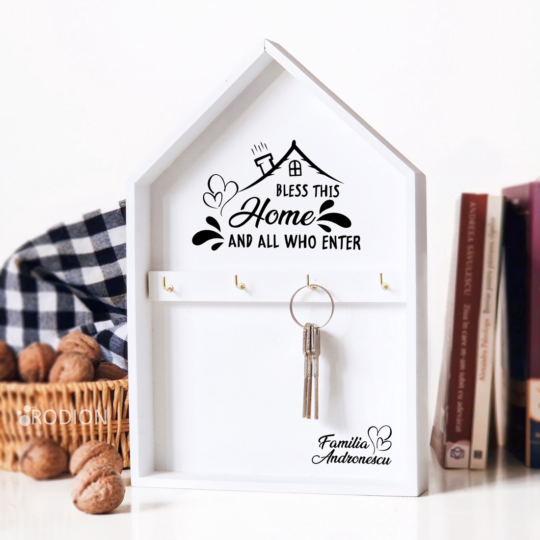 Cuier casuta suport chei personalizat cu nume - casă & stil de viață - accesorii pentru decorat casa - decorațiuni de pereți, decorațiuni suspendate - suport pentru chei - Artynos.ro