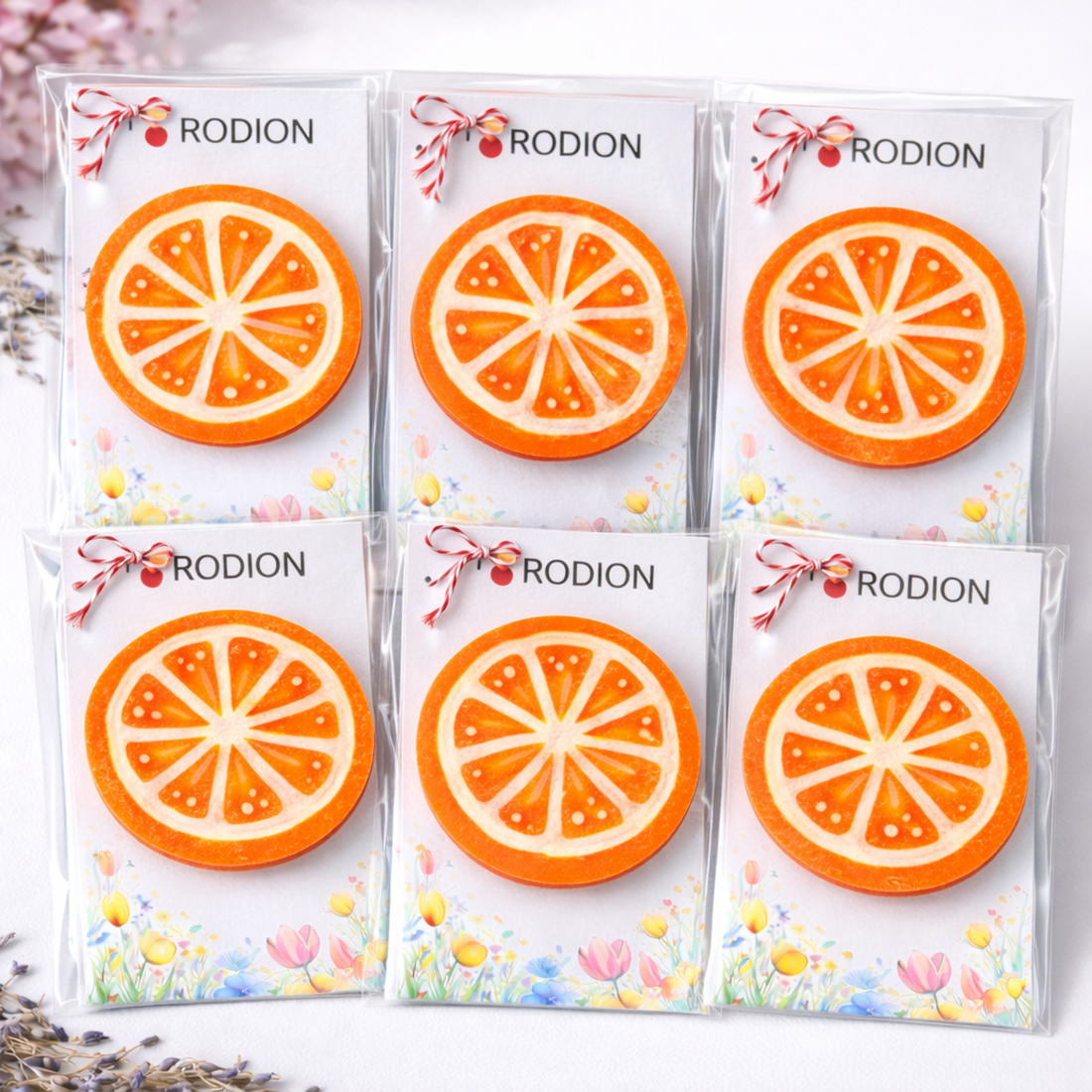 Martisoare brosa pictate manual in forma de felie de portocala - bijuterii - mărțișor - Artynos.ro