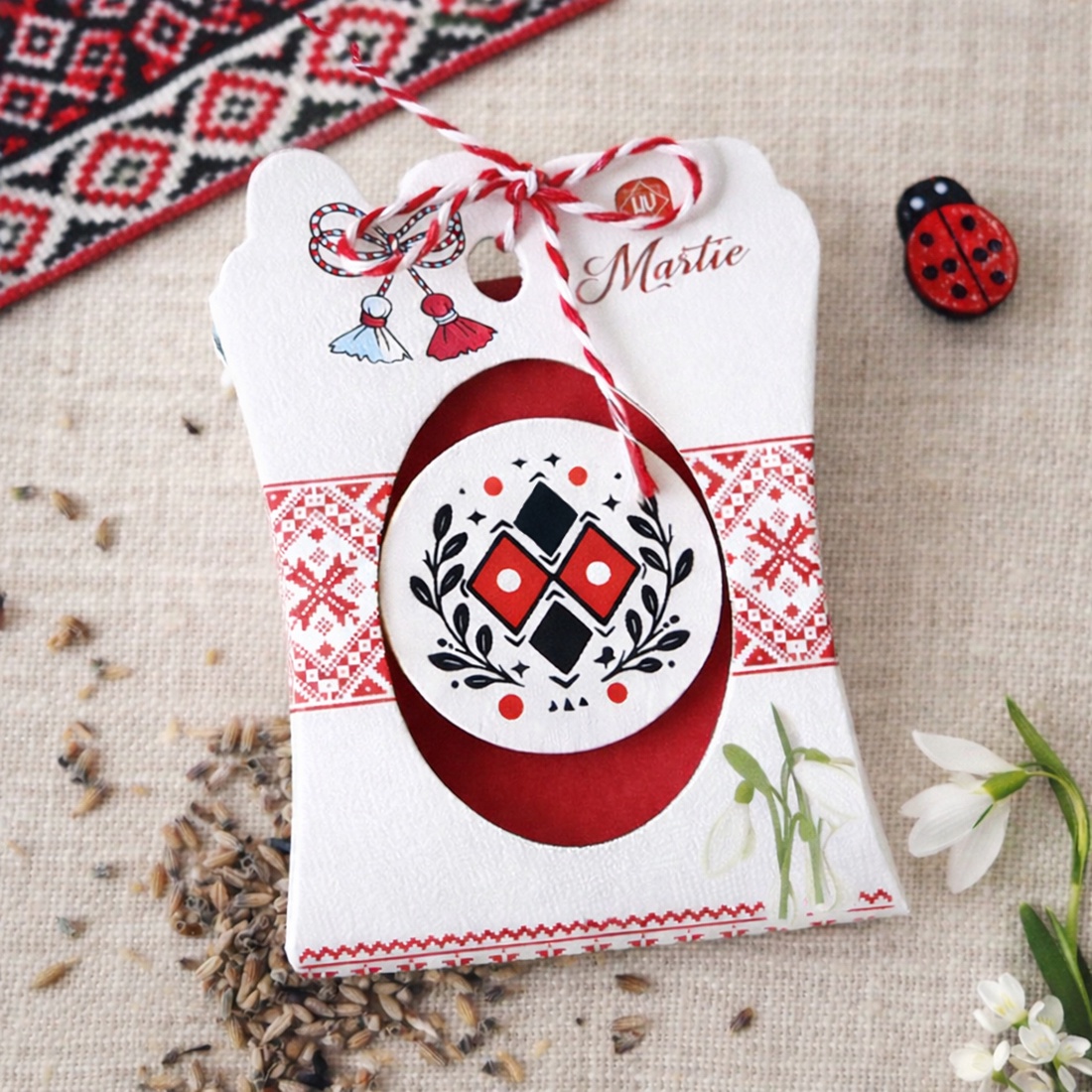 Martisoare brosa motive traditionale pictate manual handmade - bijuterii - mărțișor - Artynos.ro