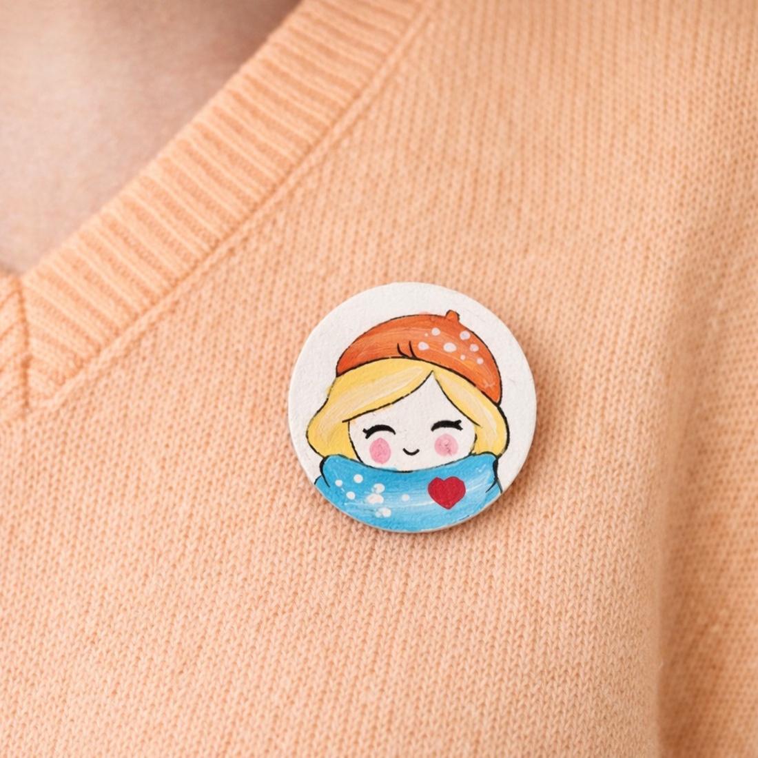 Martisoare tip brosa pictate manual pe lemn Primavaritele fetite cu bereta - bijuterii - mărțișor - Artynos.ro