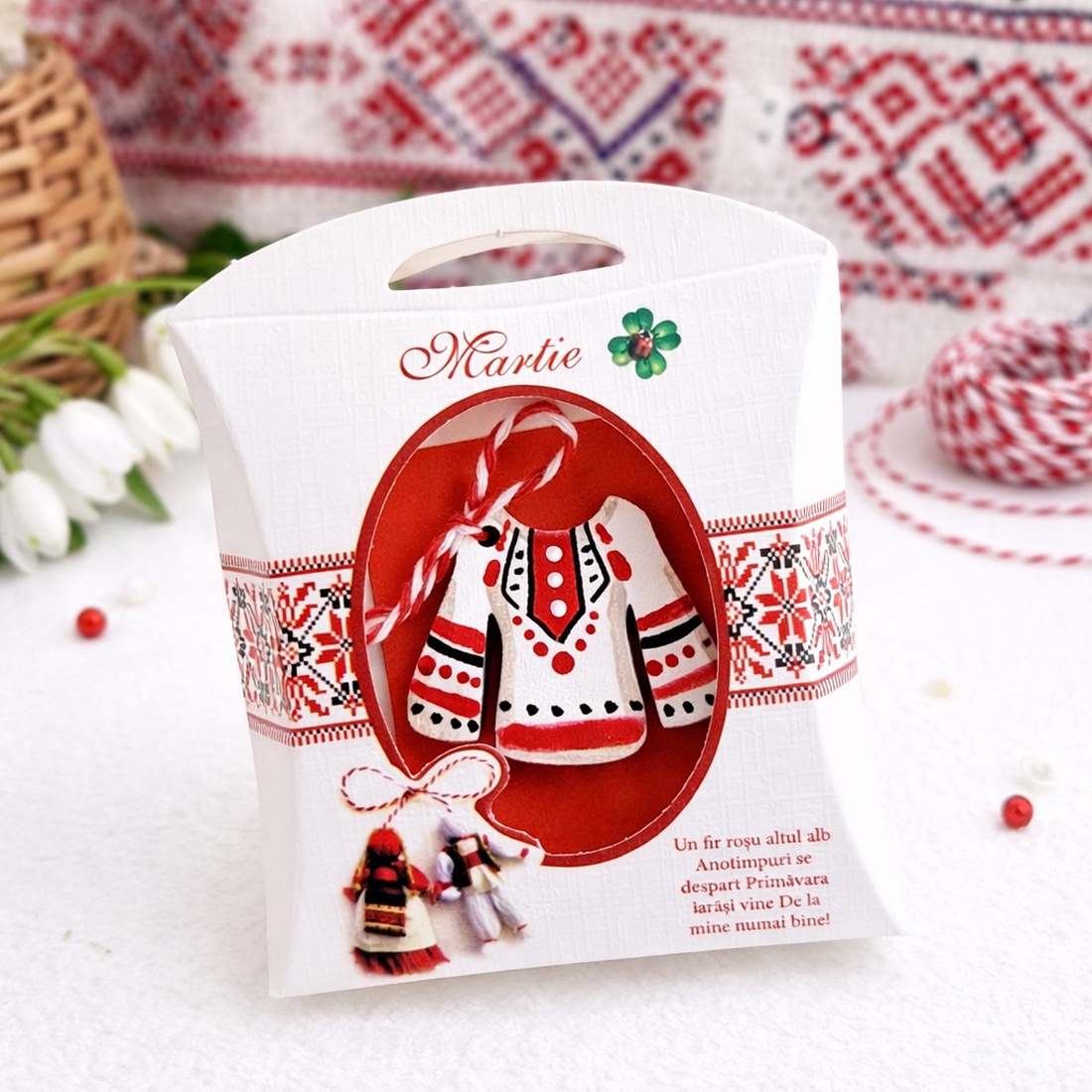 Martisoare brosa in forma de ie romaneasca, pictate manual handmade - bijuterii - mărțișor - Artynos.ro