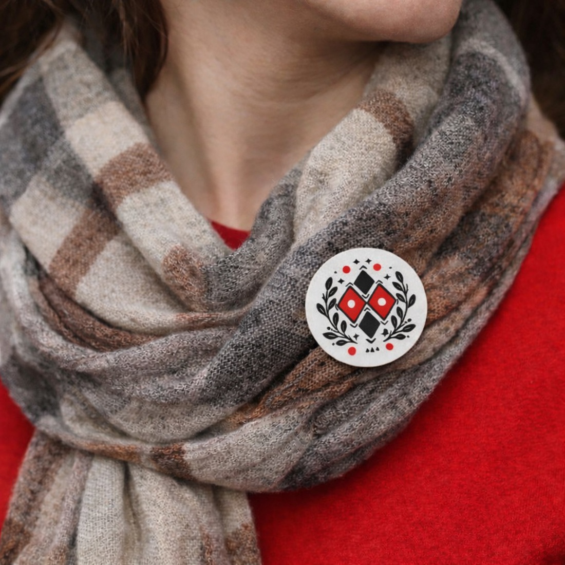 Martisoare brosa motive traditionale pictate manual handmade - bijuterii - mărțișor - Artynos.ro