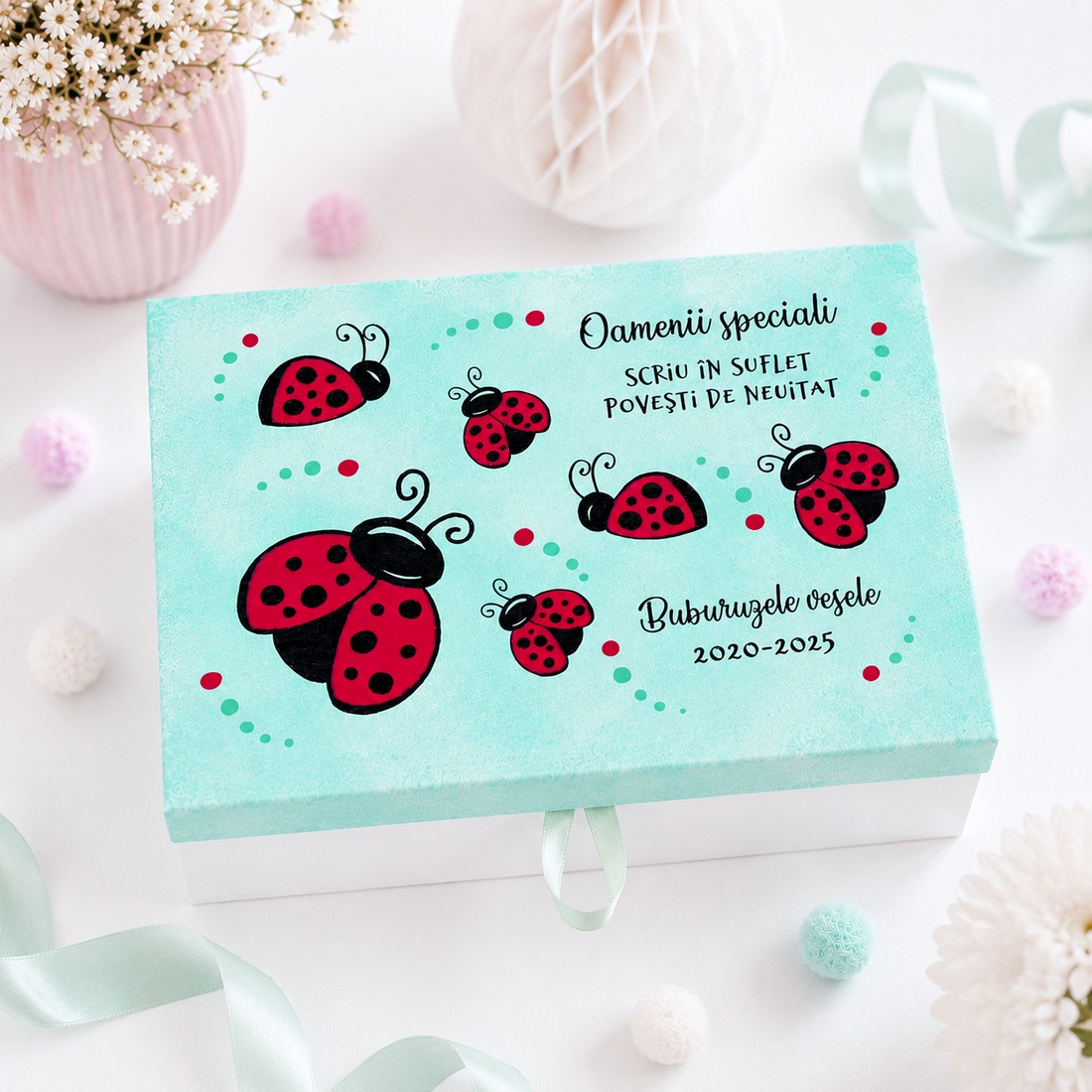 Cutie din lemn pentru accesorii pictata manual cu buburuze, personalizata cu mesaj - bijuterii - suporturi și cutii de bijuterii - cutii de bijuterii - Artynos.ro