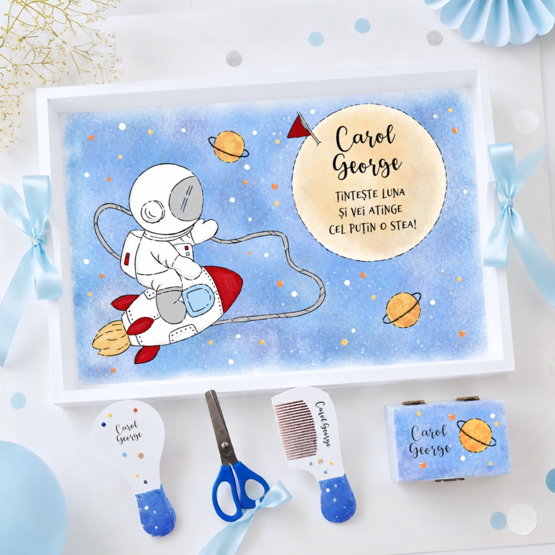 Set prima aniversare baietel astronaut tava mot personalizata pictata manual - jucării și echipamente pentru copii - saci și seturi pentru copii - seturi pentru copii - Artynos.ro