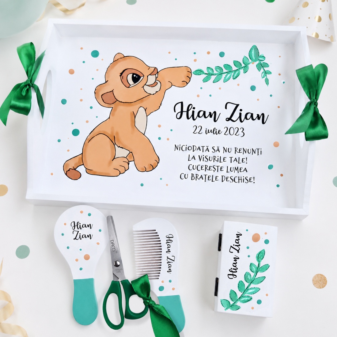 Set prima aniversare Simba tava mot personalizata pictata manual - jucării și echipamente pentru copii - saci și seturi pentru copii - seturi pentru copii - Artynos.ro
