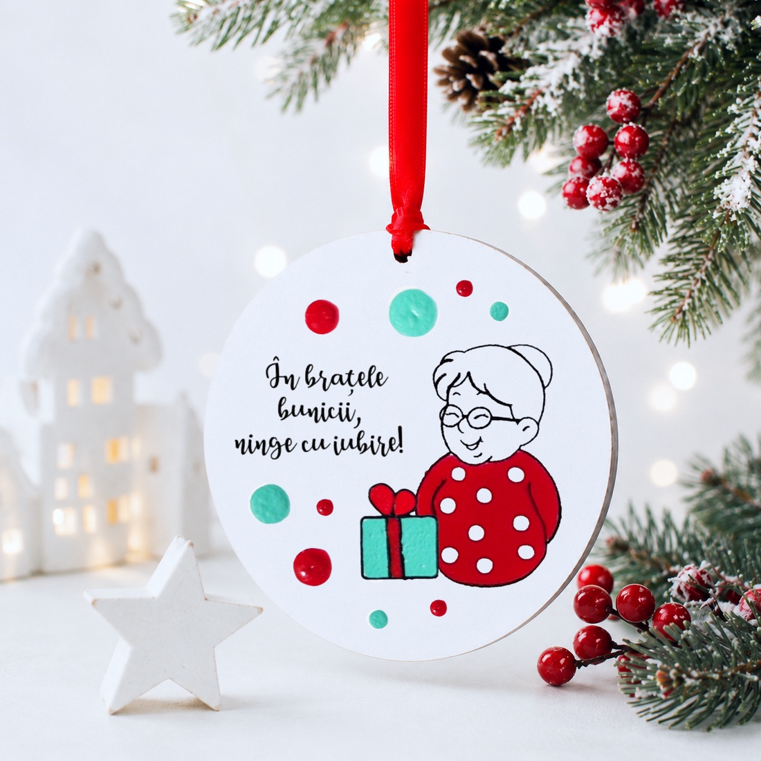Glob pom Craciun pentru Bunica, pictat manual, inscriptionat cu mesaj - crăciun - decorațiuni de crăciun de casă - globuri de crăciun - Artynos.ro