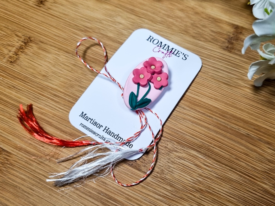 Martisor Handmade Flori Roz din Lut Polimeric Brosa cu Ac si Snur Traditional Alb-Rosu - bijuterii - mărțișor - Artynos.ro Martisor Handmade Flori Roz din Lut Polimeric Brosa cu Ac si Snur Traditional Alb-Rosu - bijuterii - mărțișor - Artynos.ro