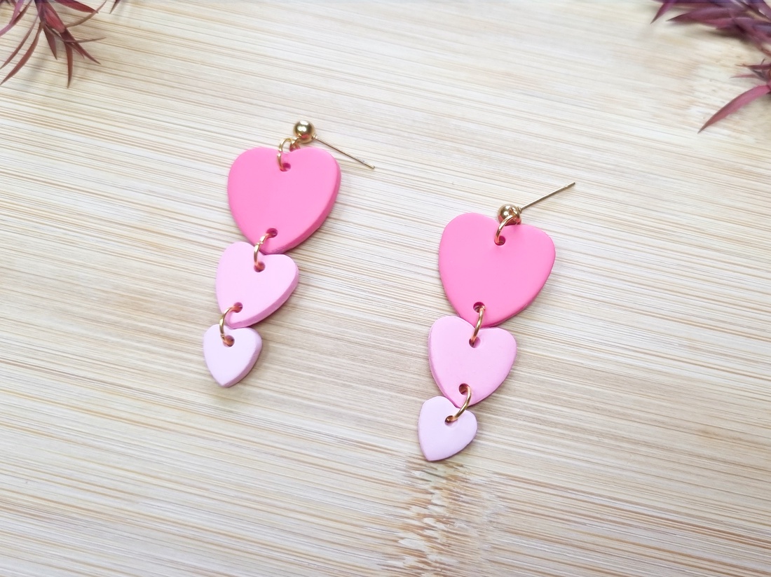 Cercei Inimi Roz în Degrade � Bijuterii handmade din lut polimeric - bijuterii - cercei - cercei lungi - Artynos.ro