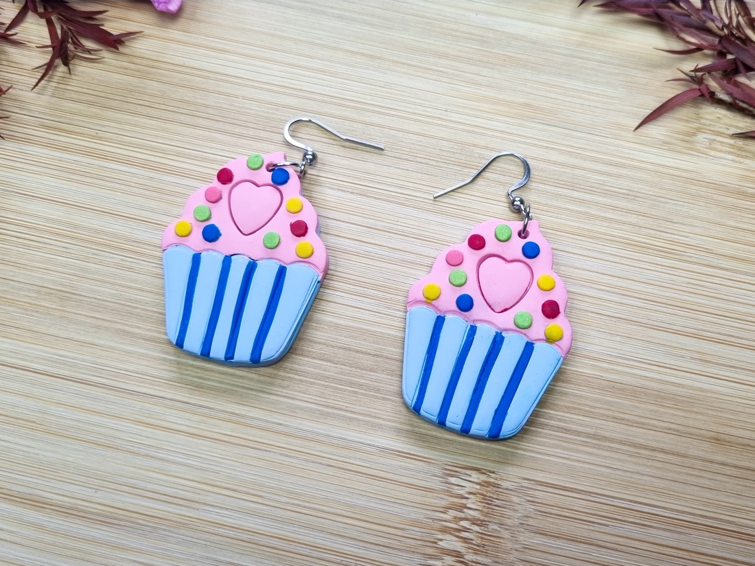Cercei Cupcake � Bijuterii handmade din lut polimeric, inspirație desert - bijuterii - cercei - cercei lungi - Artynos.ro