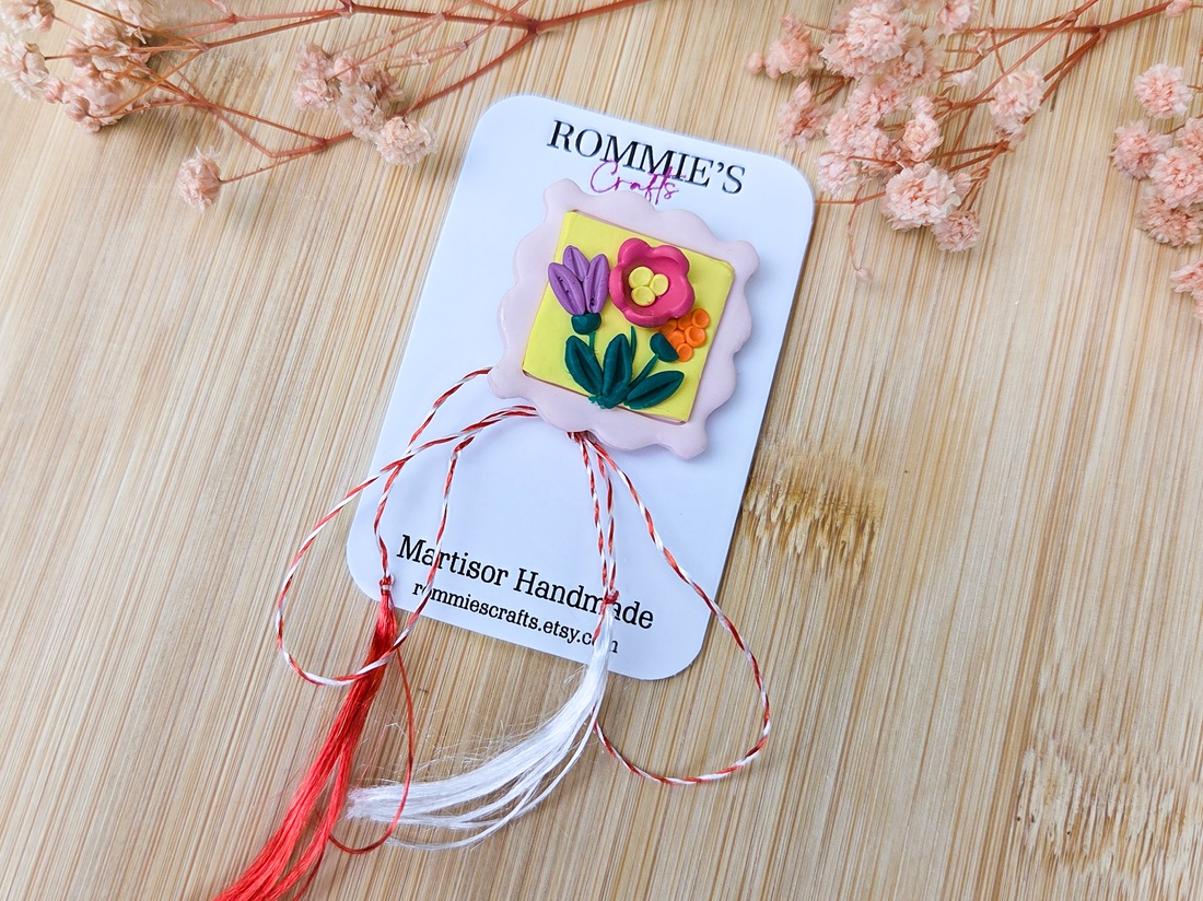 Martisor Handmade Timbru Floral din Lut Polimeric � Brosa cu Ac si Snur Traditional Alb-Rosu - bijuterii - mărțișor - Artynos.ro