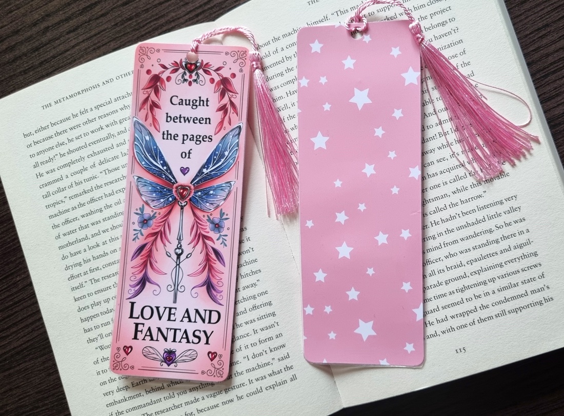 Semn de Carte Romantasy Love and Fantasy � Bookmark handmade, Cadou pentru Iubitoare de carti Fantasy - cărți și creații cu tematică muzicală, cadouri - semn de carte - Artynos.ro
