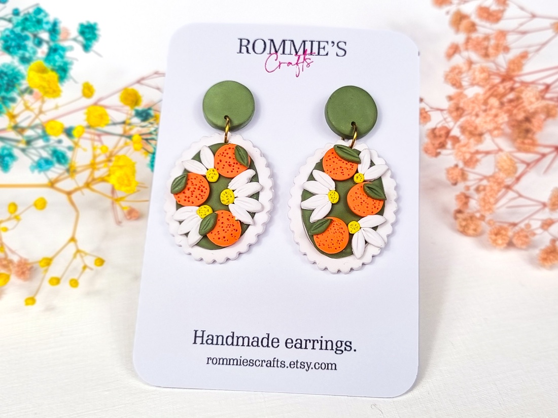 Cercei Citrus cu Flori de Portocal � Bijuterii handmade din lut polimeric, inspirație din natură - bijuterii - cercei - cercei lungi - Artynos.ro