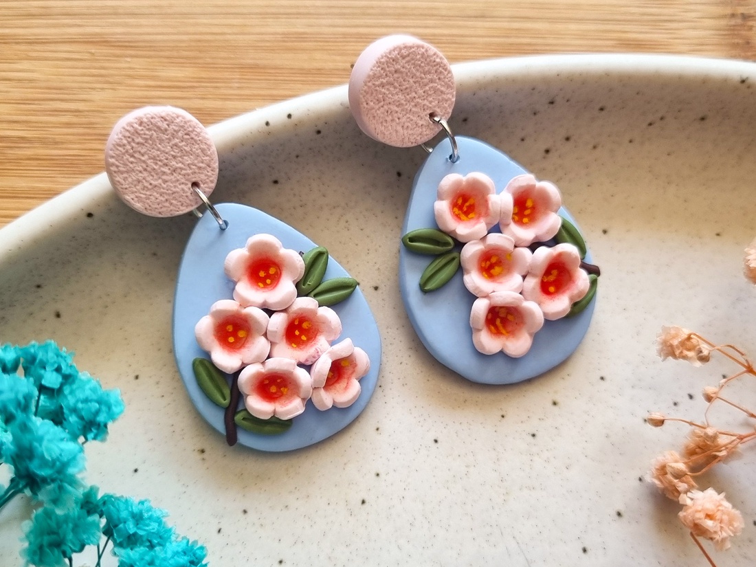 Cercei Sakura � Bijuterii handmade din lut polimeric, design floral tip lacrimă - bijuterii - cercei - cercei lungi - Artynos.ro
