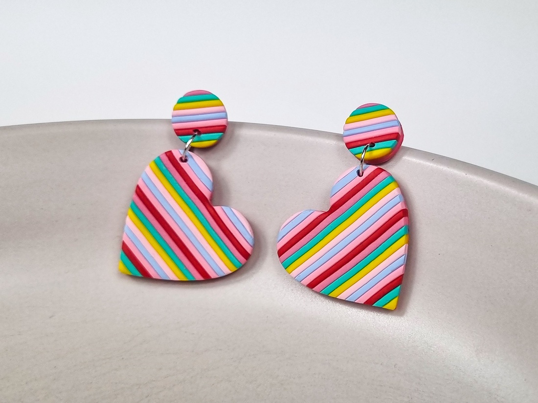 Cercei Handmade inimioara retro, din lut polimeric, multicolori - bijuterii - cercei - cercei cu figurine - Artynos.ro