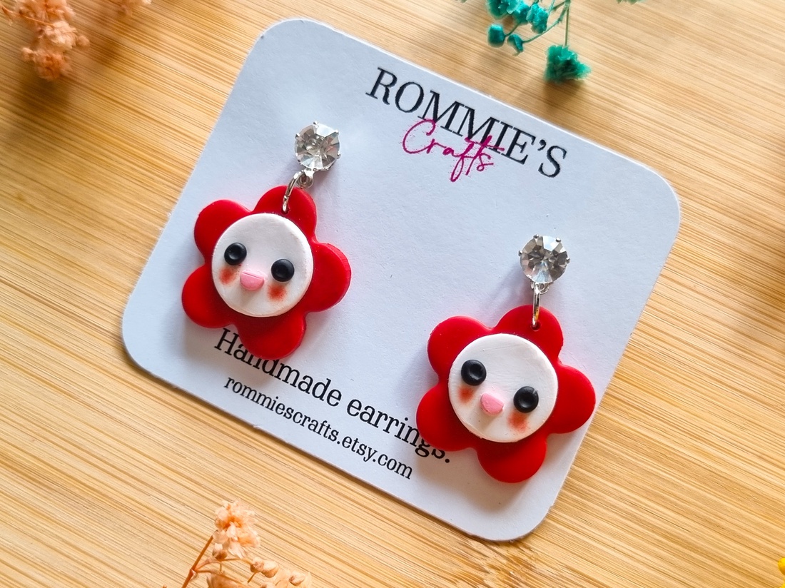 Cercei handmade floricele cute din lut polimeric - bijuterii - cercei - cercei cu figurine - Artynos.ro