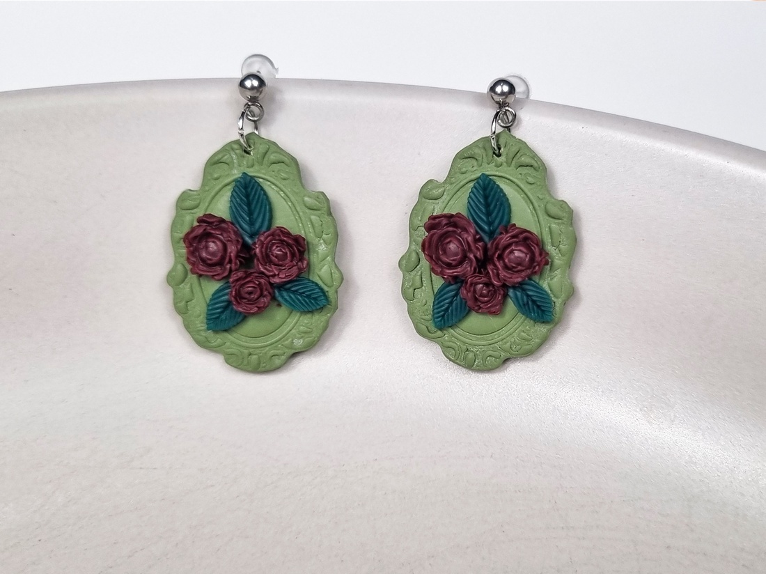 Cercei vintage cu trandafiri, handmade din lut polimeric - bijuterii - cercei - cercei lungi - Artynos.ro