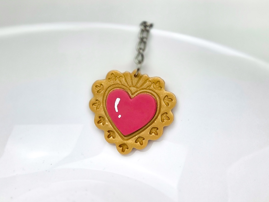 Breloc inima inspirat de Sailor Moon, din lut polimeric - genți și portofele - accesorii genți - breloc - Artynos.ro
