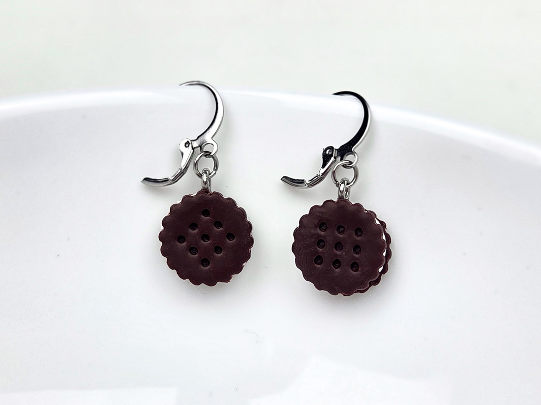 Cercei biscuiti cu ciocolata, handmade din lut polimeric - bijuterii - cercei - cercei lungi - Artynos.ro