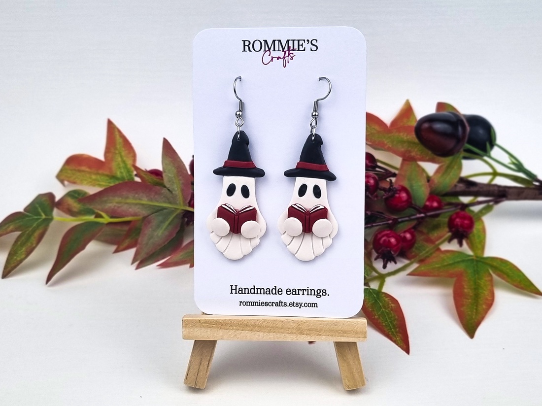 Cercei halloween fantome si carti, handmade din lut polimeric - bijuterii - cercei - cercei lungi - Artynos.ro
