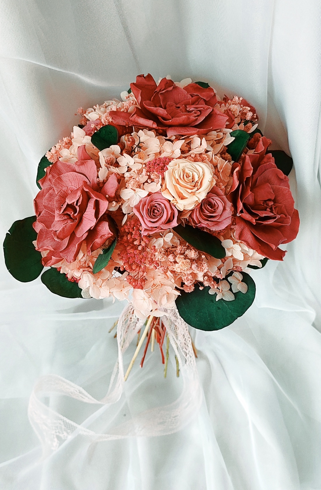 Buchet de mireasa / nasa cu trandafiri și flori criogenate.  - accesorii nuntă - amintiri și cadouri de nuntă - cadou nuntă - set de ceremonie - Artynos.ro