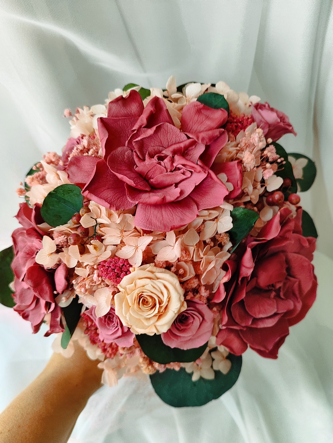 Buchet de mireasa / nasa cu trandafiri și flori criogenate.  - accesorii nuntă - amintiri și cadouri de nuntă - cadou nuntă - set de ceremonie - Artynos.ro