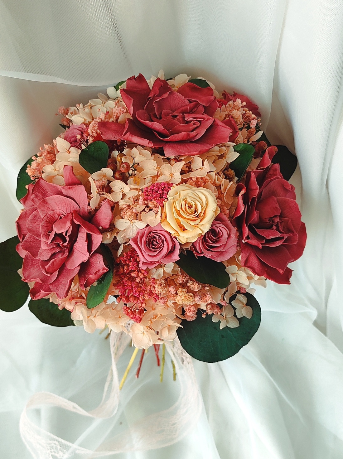 Buchet de mireasa / nasa cu trandafiri și flori criogenate.  - accesorii nuntă - amintiri și cadouri de nuntă - cadou nuntă - set de ceremonie - Artynos.ro