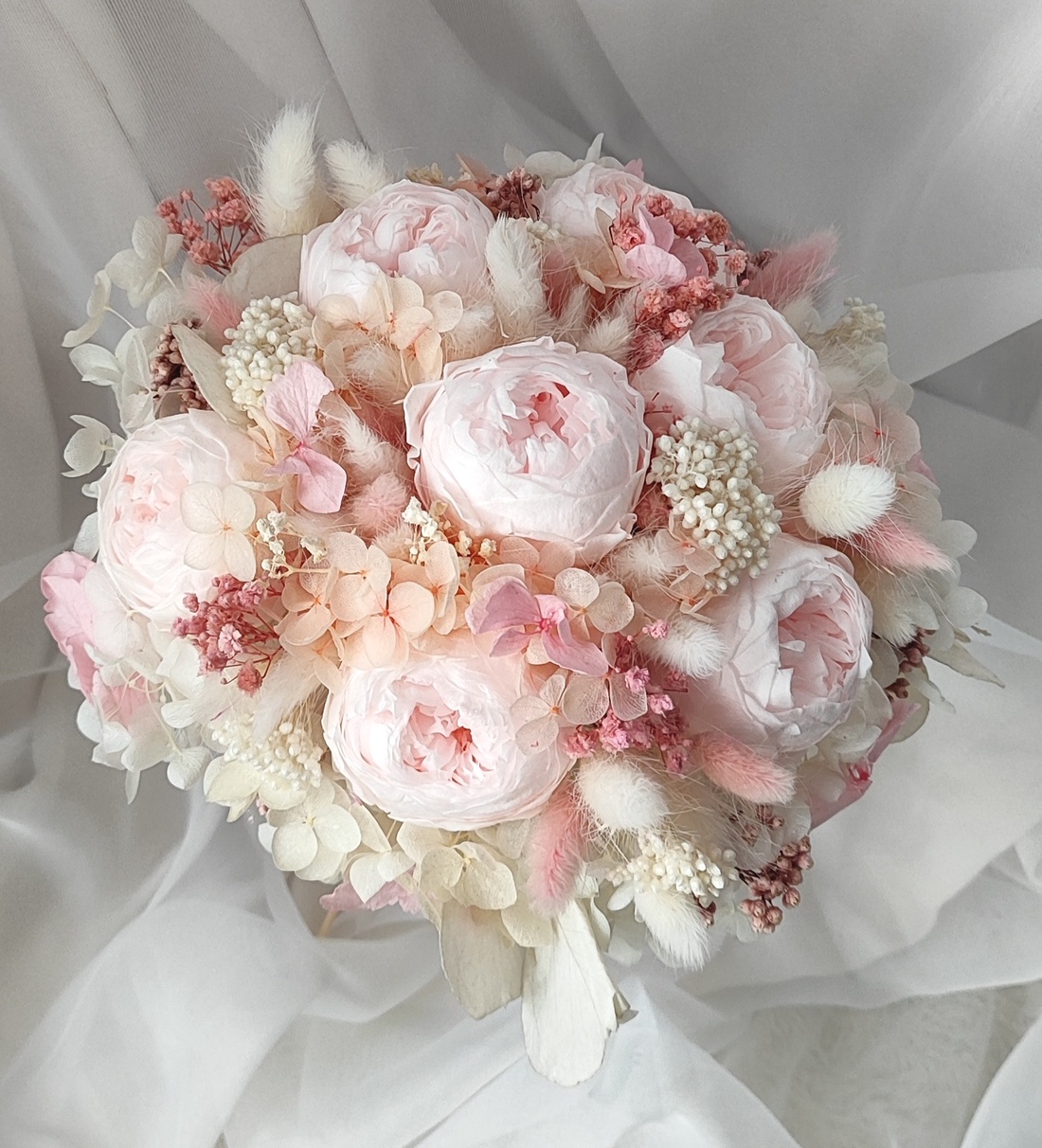 Buchet de mireasa cu bujori roz criogenati - accesorii nuntă - amintiri și cadouri de nuntă - cadou nuntă - set de ceremonie - Artynos.ro