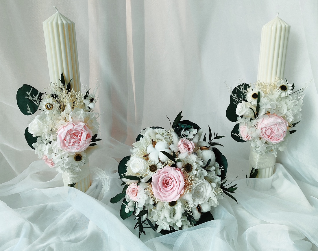 Set nunta - buchet de mireasa si lumanari, realizat cu trandafiri criogenati, hortensie, eucalypt și măslin,stabilizate - accesorii nuntă - buchet mireasă  - Artynos.ro