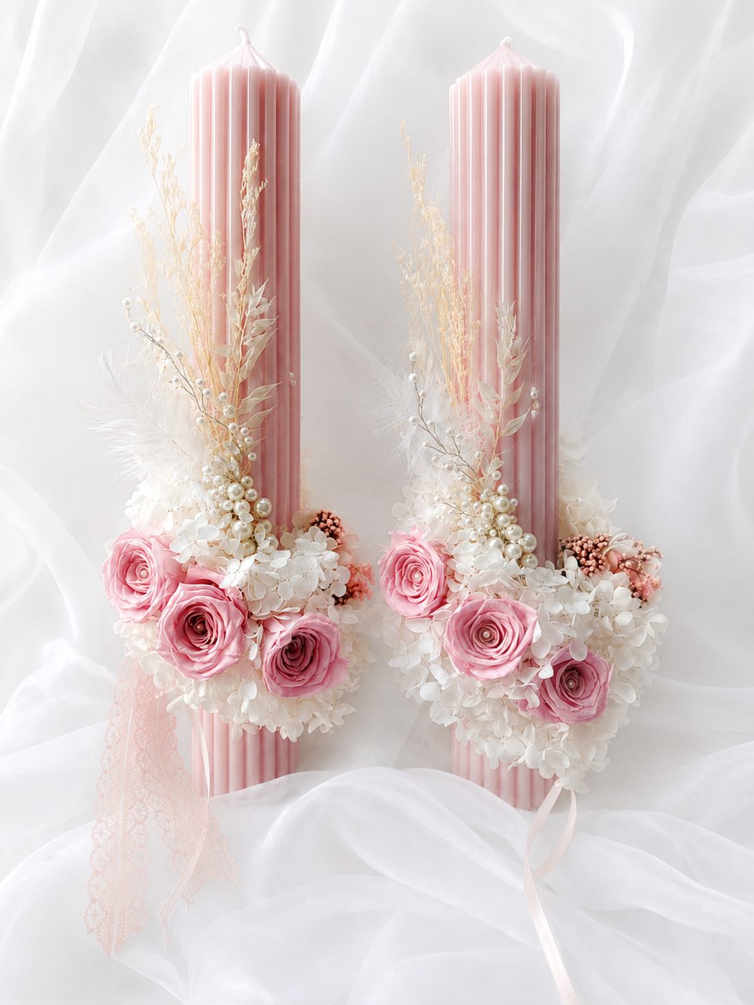 Set lumânări nunta alb / roz cu bujori și trandafiri criogenati - accesorii nuntă - materiale decor pentru nuntă - lumânări de nuntă și suport lumânări - Artynos.ro