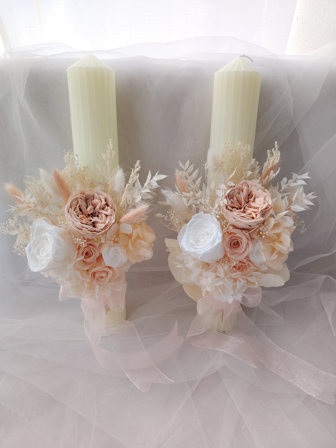 Set lumânări nunta alb / roz cu trandafiri și hortensie criogenata - accesorii nuntă - materiale decor pentru nuntă - lumânări de nuntă și suport lumânări - Artynos.ro